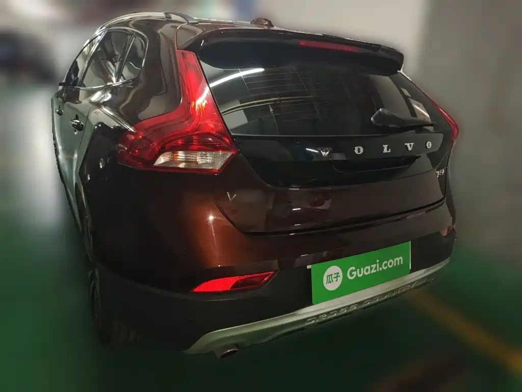 Volvo V40 2018 2017 Cross Country T5 AWD Inscription
