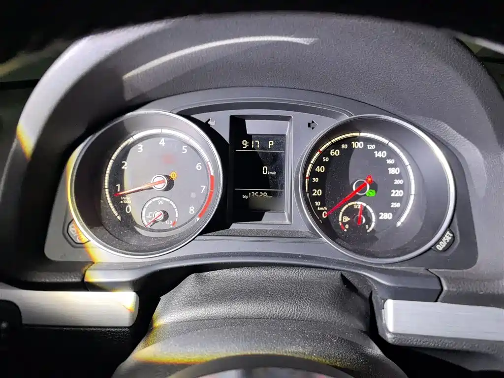 Volkswagen Scirocco 2015 1.4TSI Trend Edition фото 4