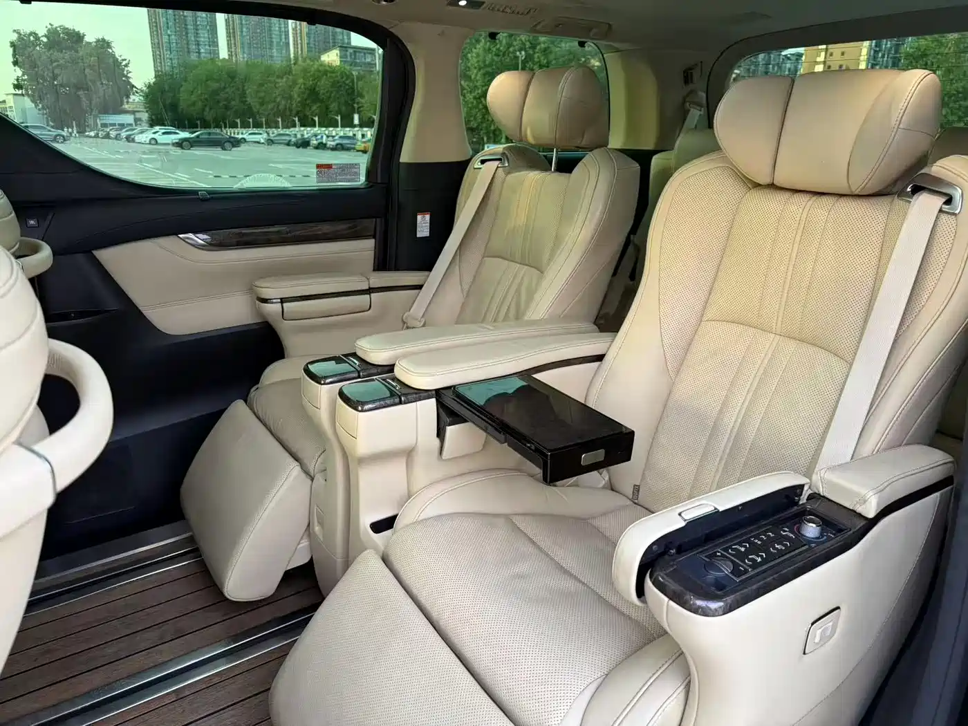 Toyota Alphard 2019 Hybrid 2.5L Premium Edition фото 11