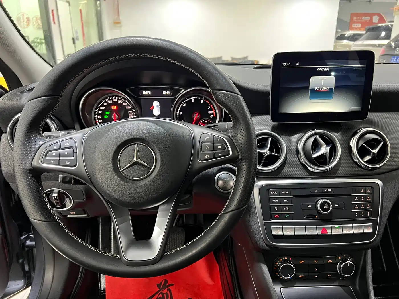 Mercedes-Benz GLA 2017 GLA 220 4MATIC Fashion фото 10