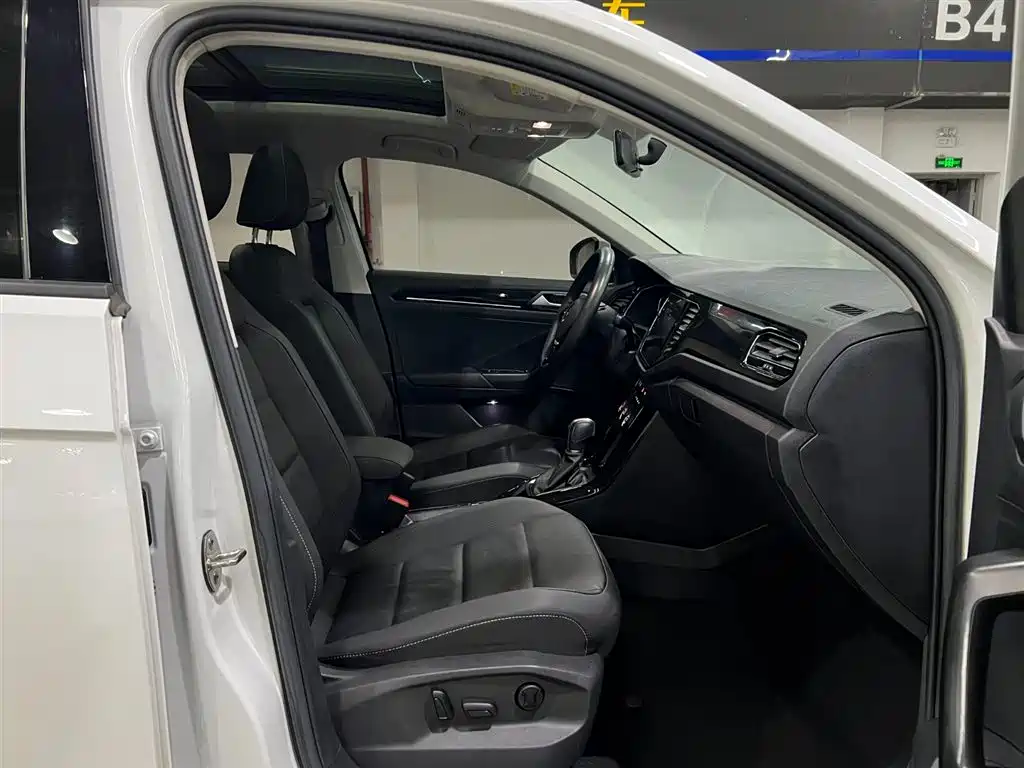 Volkswagen T-ROC 2022 280TSI DSG 2WD Comfort PLUS фото 18