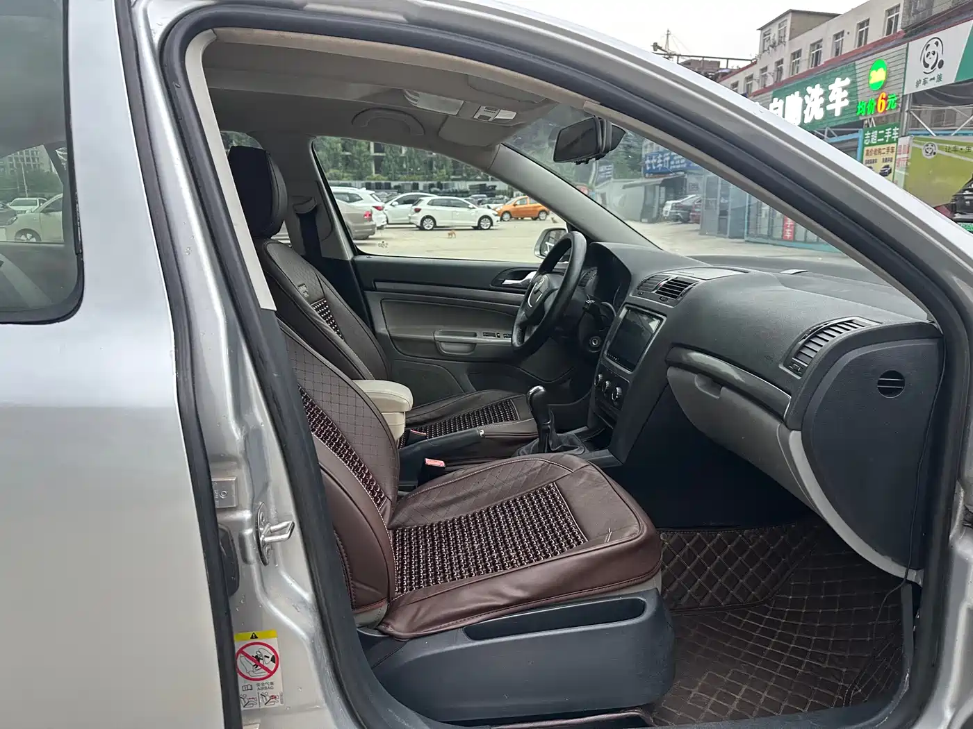 Škoda Octavia 2012 1.6L Manual Yijie Edition фото 12