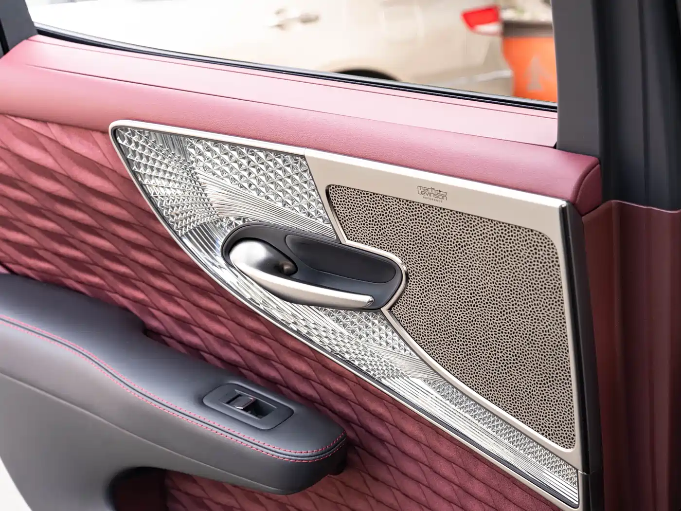 Lexus LS 2021 500h Executive Edition фото 19