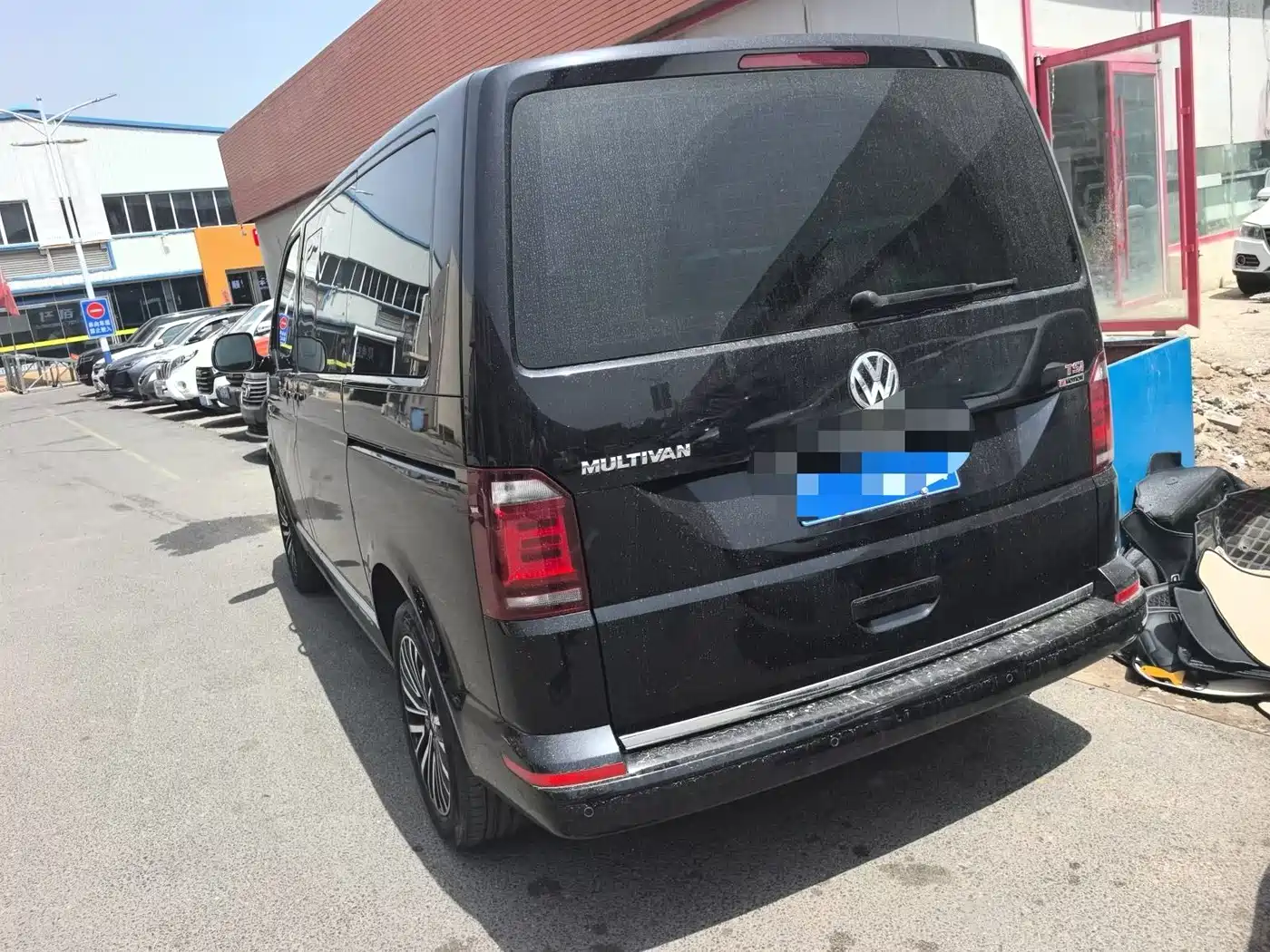 Volkswagen Multivan 2018 2.0TSI 4WD Premium Edition 7-Seater фото 2
