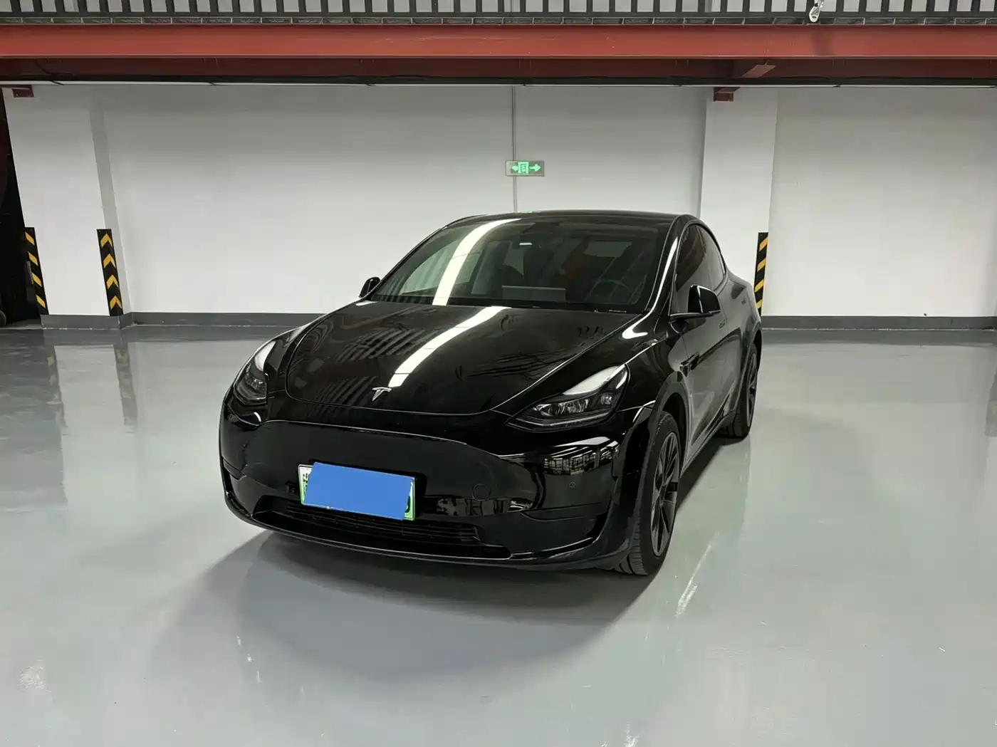 Tesla Model Y 2024