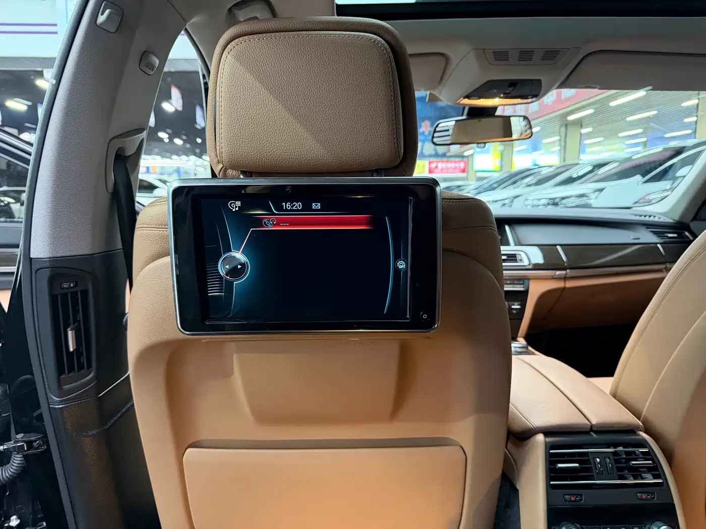 BMW 7 Series 2014 730Li Premium фото 16