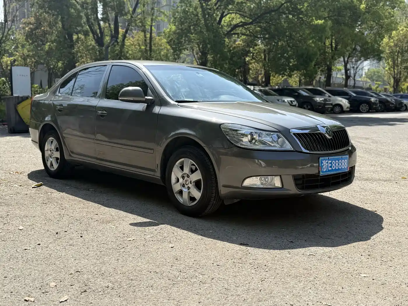 Škoda Octavia 2012 1.6L Automatic Yijie Edition фото 3