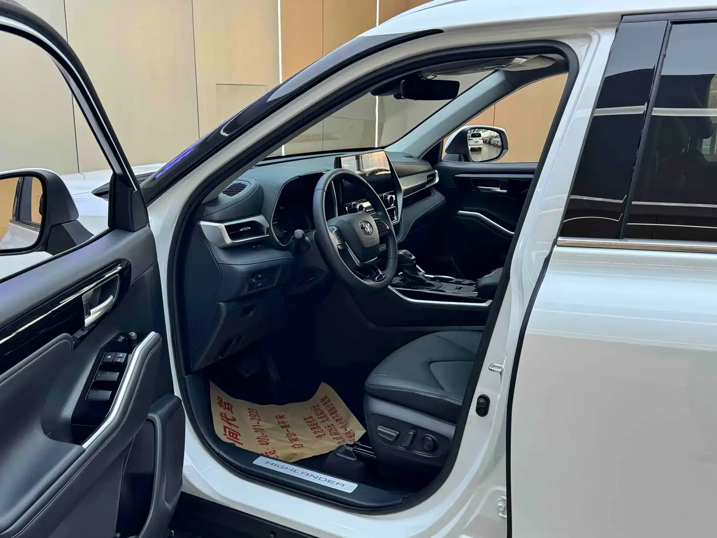 Toyota Highlander 2024 2.5L Smart Hybrid 4WD Premium 7-seater фото 7