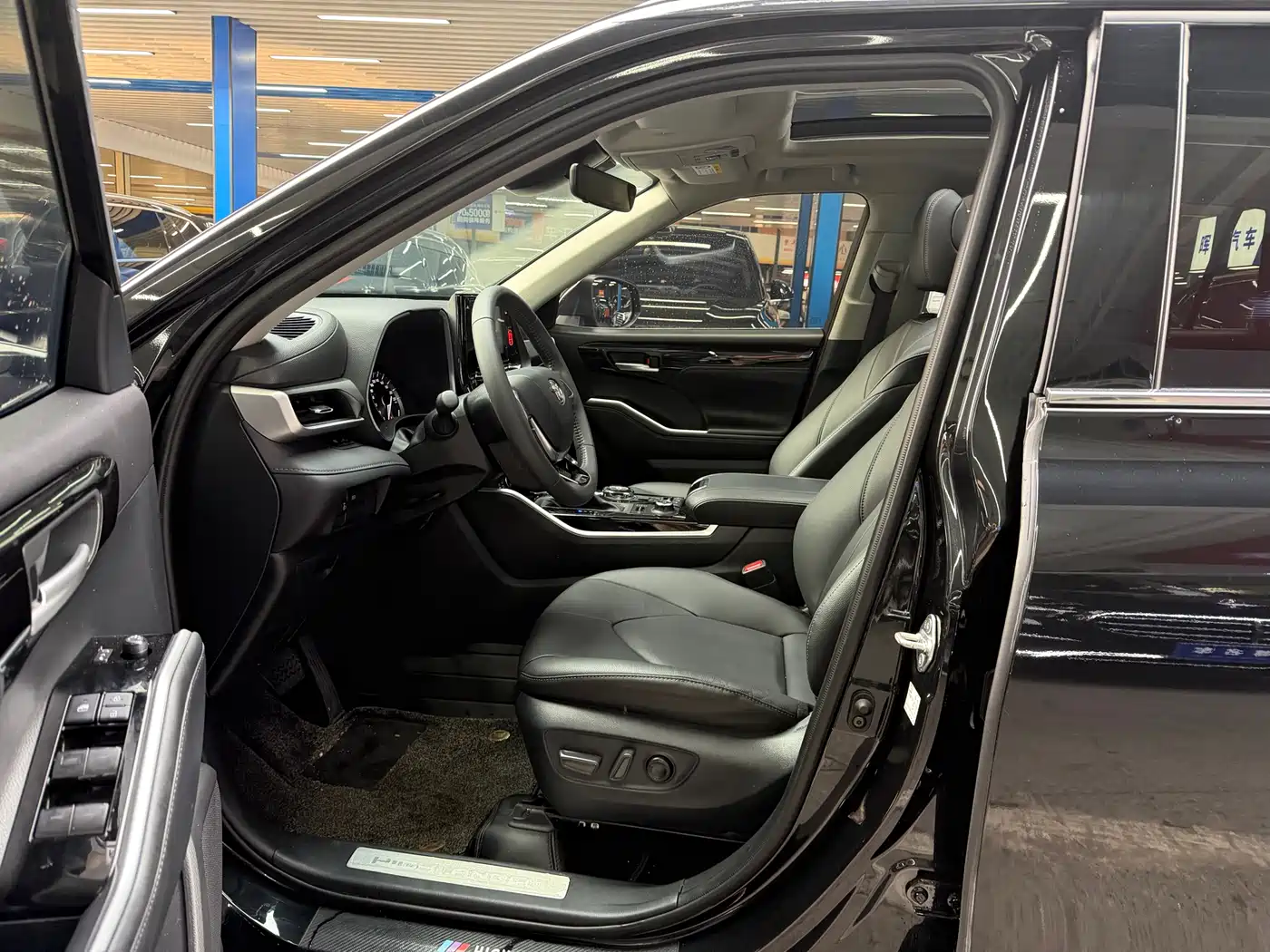 Toyota Highlander 2022 380T 4WD Luxury 7-Seater фото 6