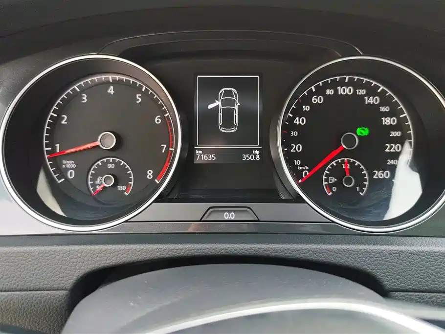 Volkswagen Golf 2017 230TSI Auto Comfort Millionth Anniversary Edition фото 14