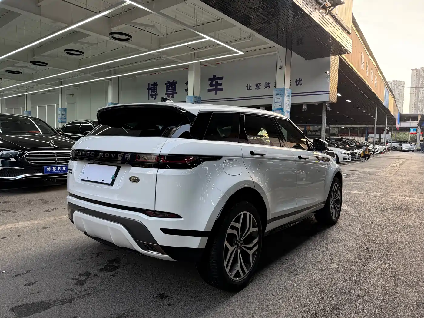 Land Rover Range Rover Evoque 2020 249PS R-DYNAMIC SE Sport Tech Edition фото 23