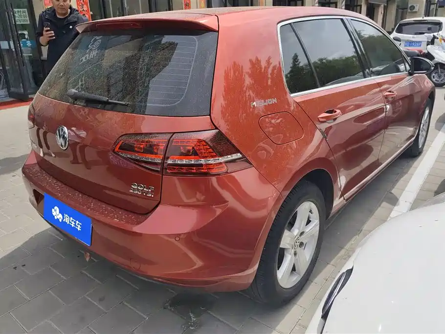 Volkswagen Golf 2017 230TSI Auto Comfort Millionth Anniversary Edition фото 3