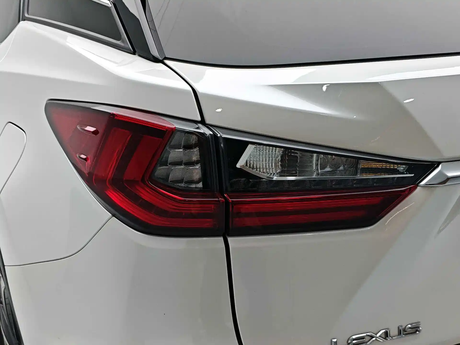 Photo 14 - Lexus RX
