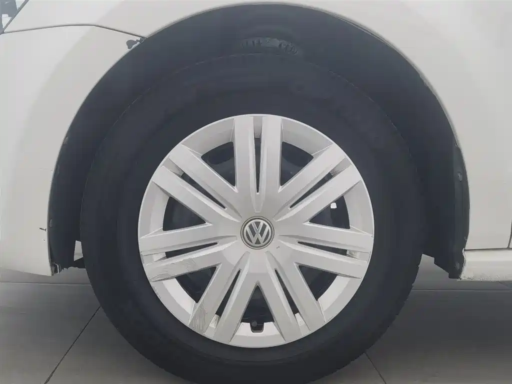 Volkswagen Polo 2016 1.4L Automatic Trend фото 17
