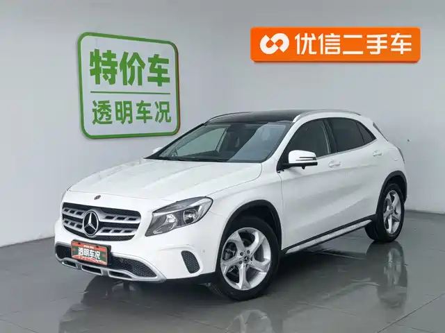 MERCEDES-BENZ GLA