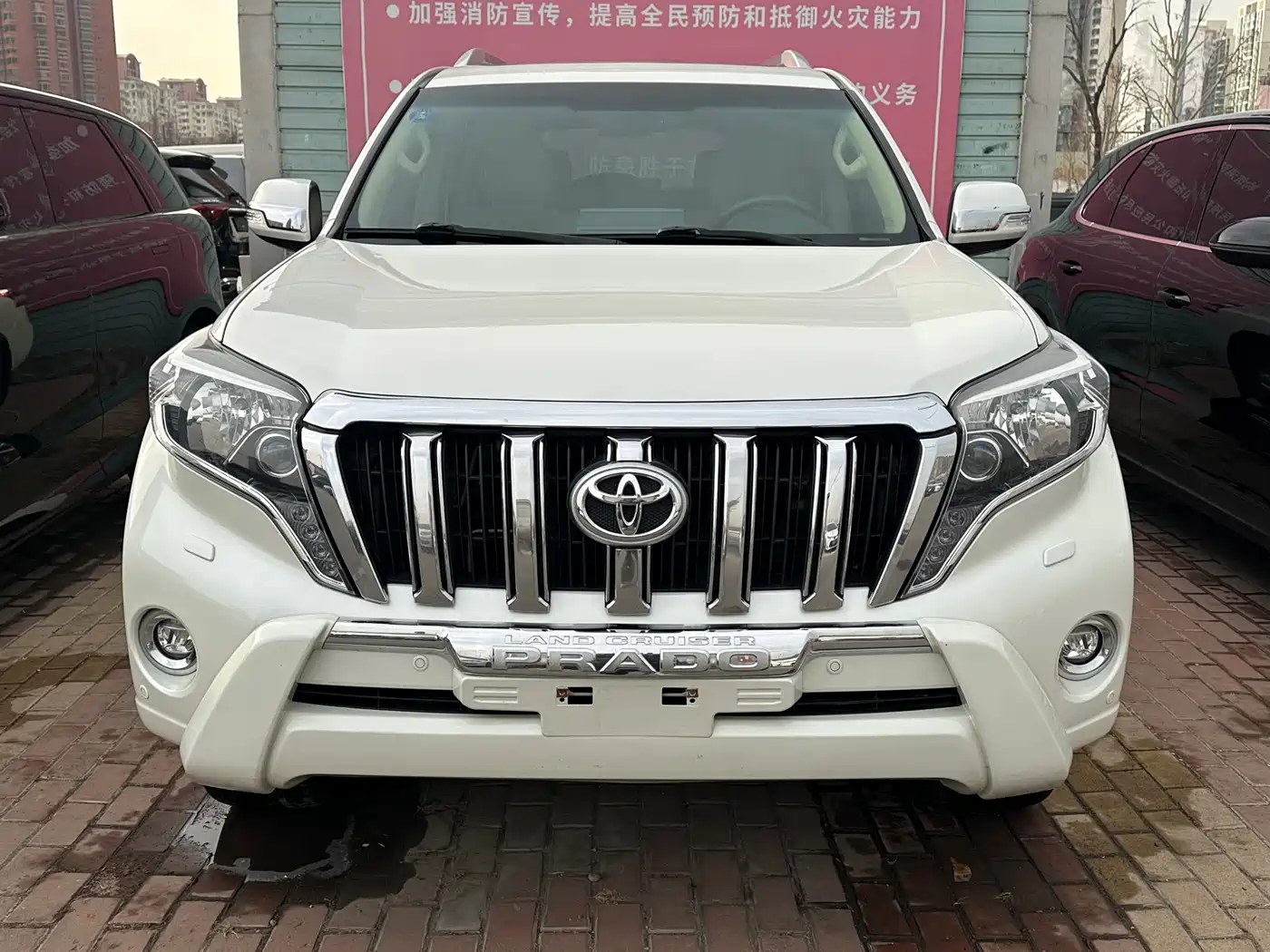 Toyota Prado (Import) фото 2