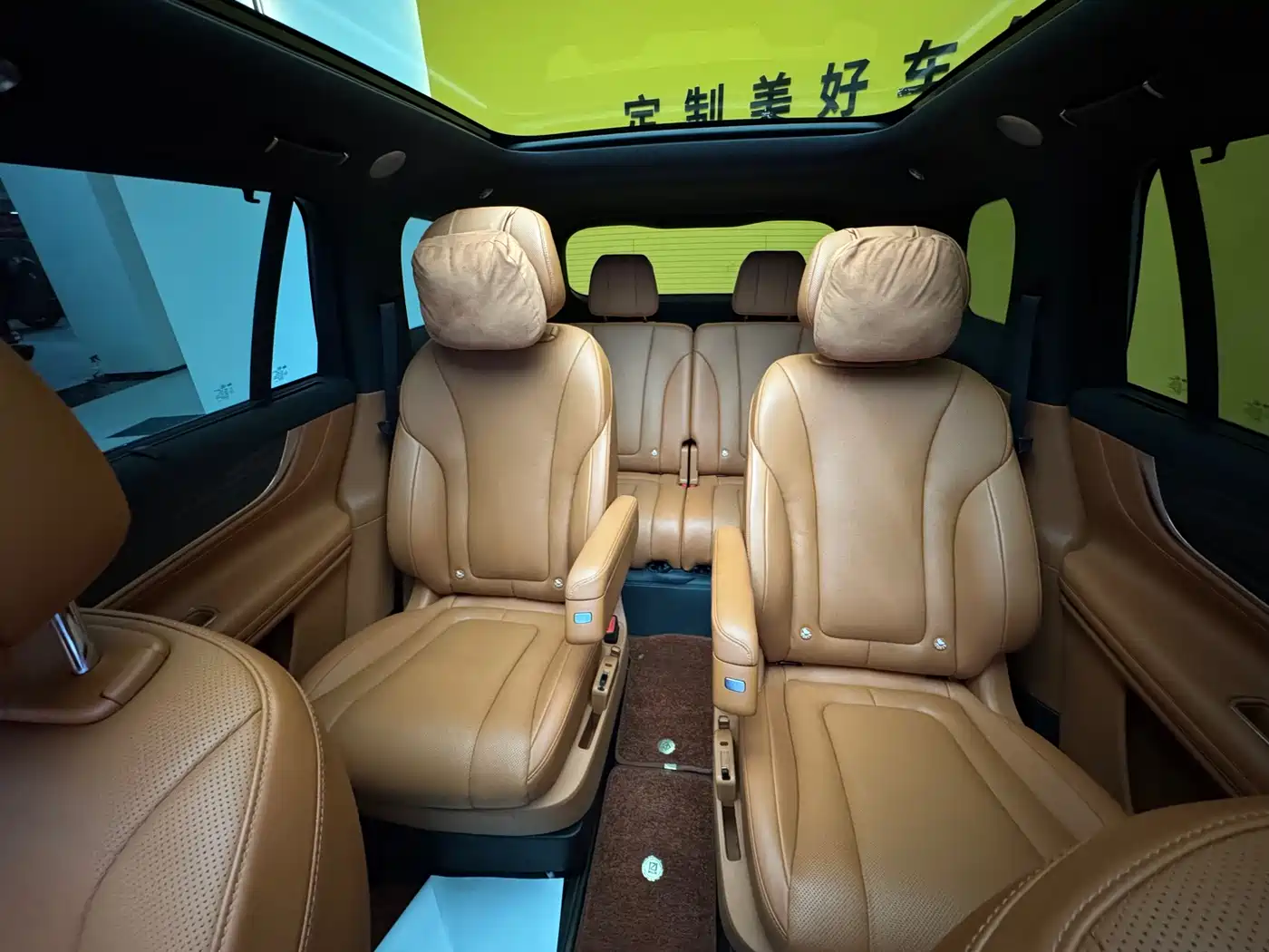 AITO Wenjie AITO M9 2024 Range Extender Max Edition 42kWh 6-seater фото 20