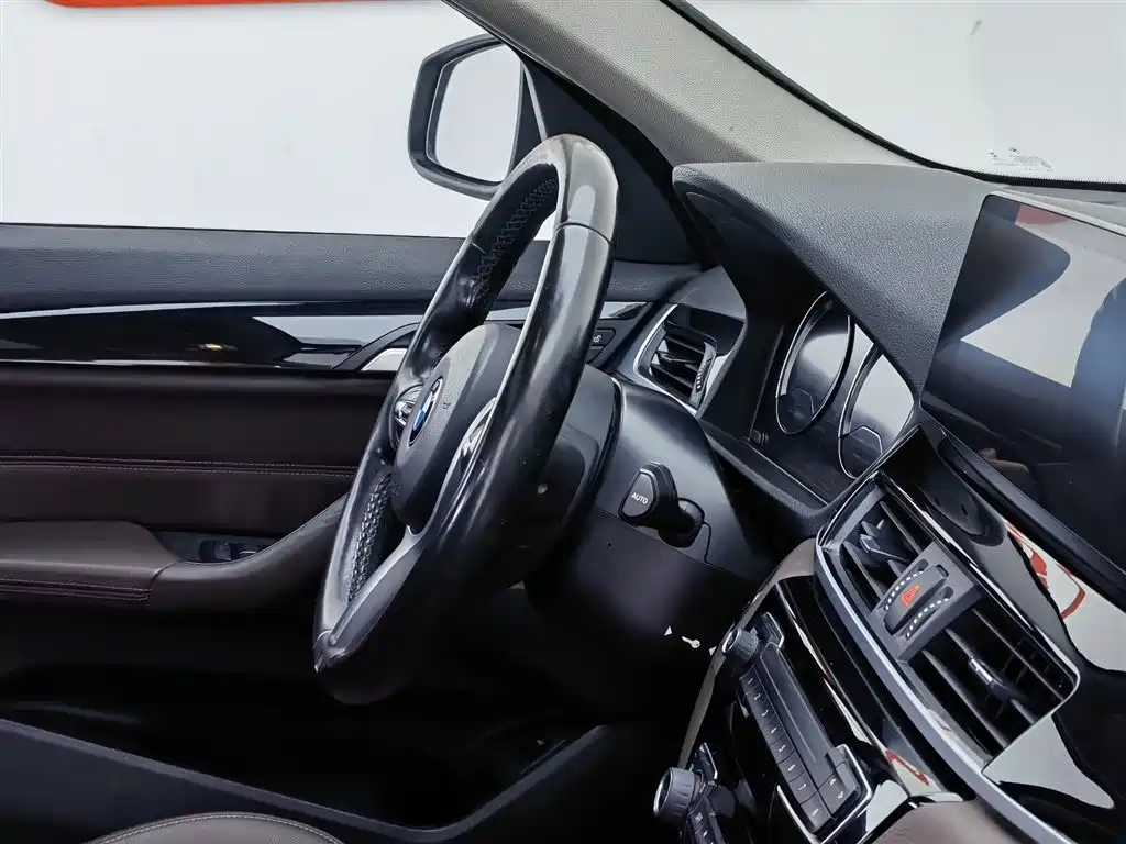 BMW X1 2022 sDrive25Li Leading фото 22