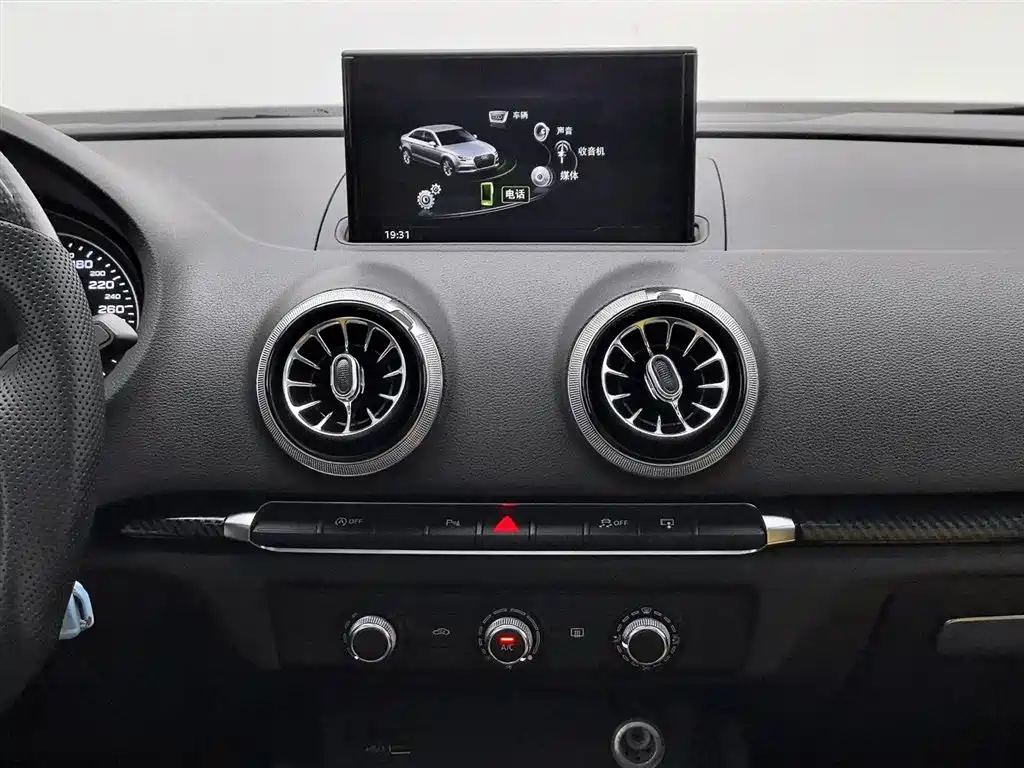 Audi A3 2017 Limousine 35 TFSI Fashion фото 12
