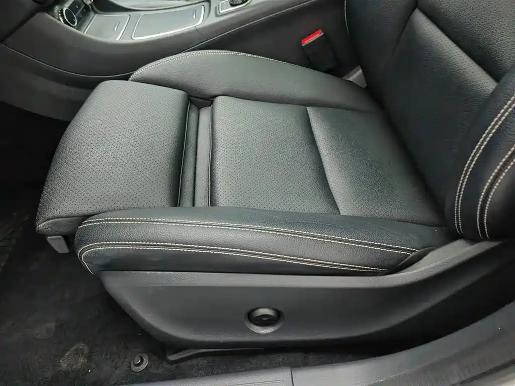 Mercedes-Benz GLA 2018 GLA 220 4MATIC Sport фото 20