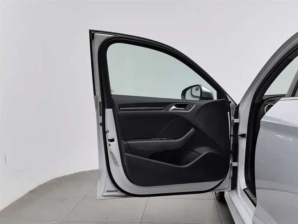 Audi A3 2017 Limousine 35 TFSI Fashion фото 8