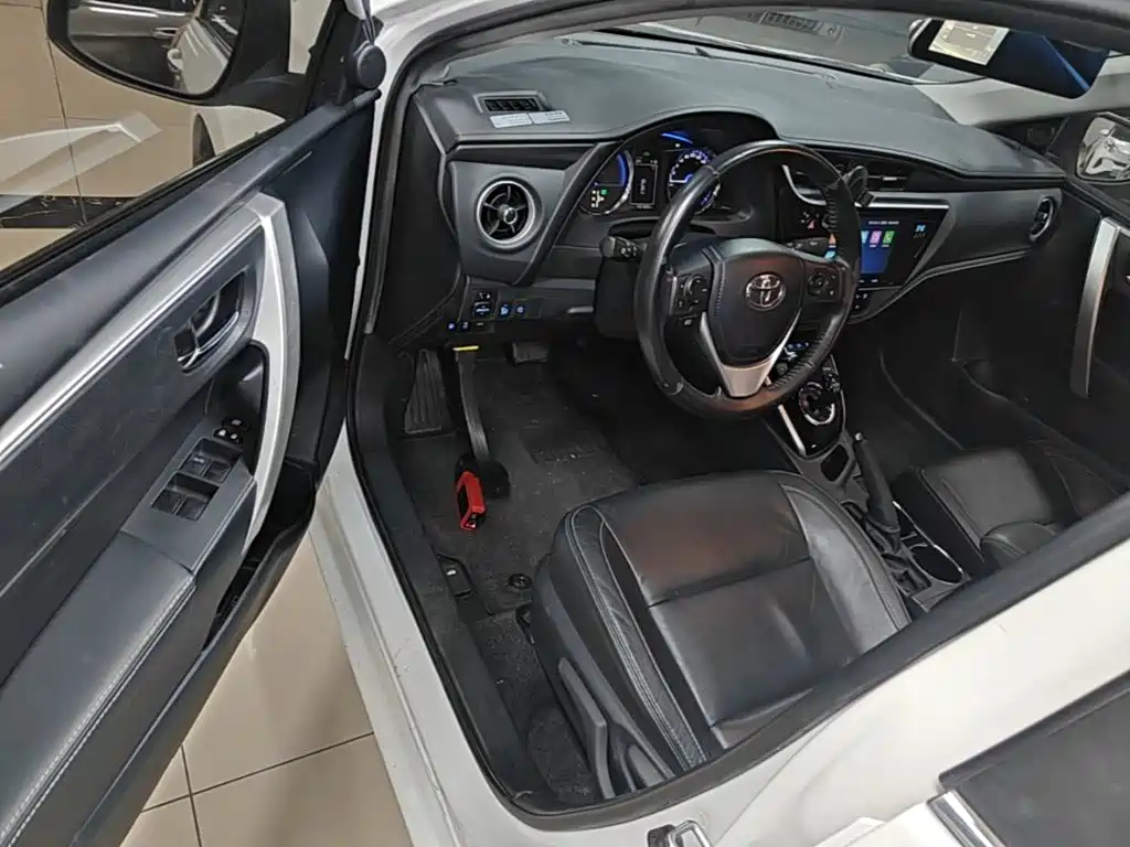 Toyota Corolla Twin Engine E+ 2019 2019 1.8L E-CVT Luxury Edition