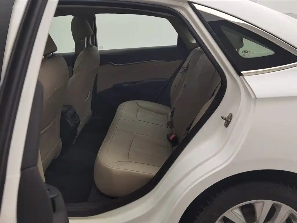 Buick Excelle 2018 15T Manual Elite (China V) фото 15