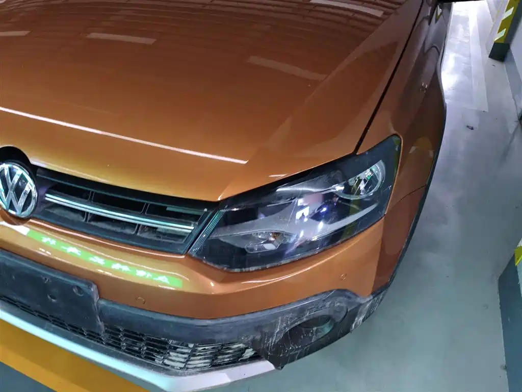 Volkswagen Polo 2014 1.6L Cross Polo Automatic фото 18