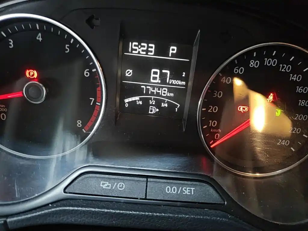 Volkswagen Polo 2016 1.6L Automatic Comfort фото 5
