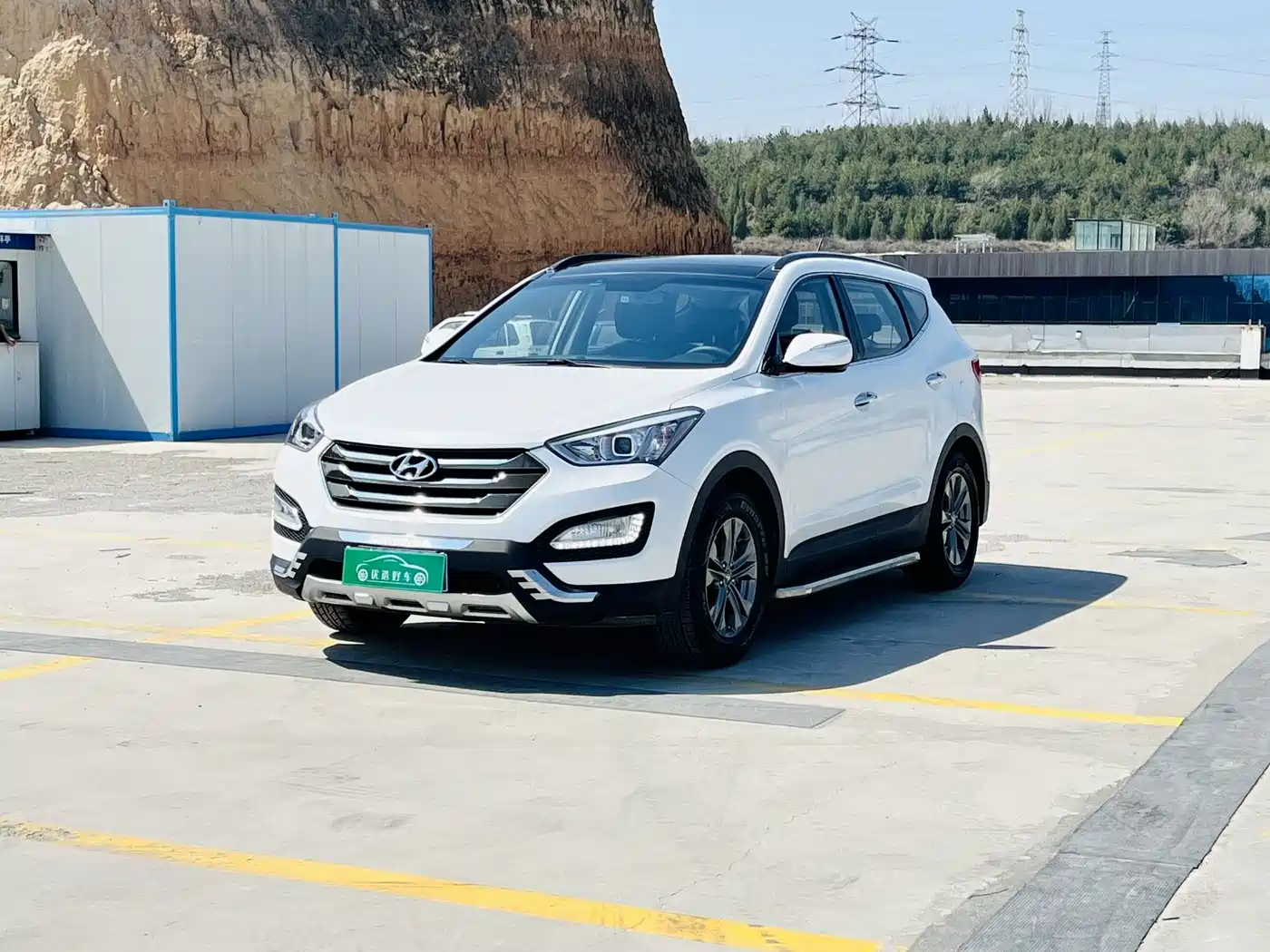 Hyundai Santa Fe 2013 Model 2.4L Automatic 2WD Smart