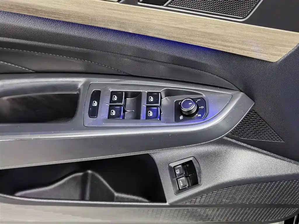 Volkswagen Passat New Energy 2020 430PHEV Hybrid Luxury (China VI) фото 9