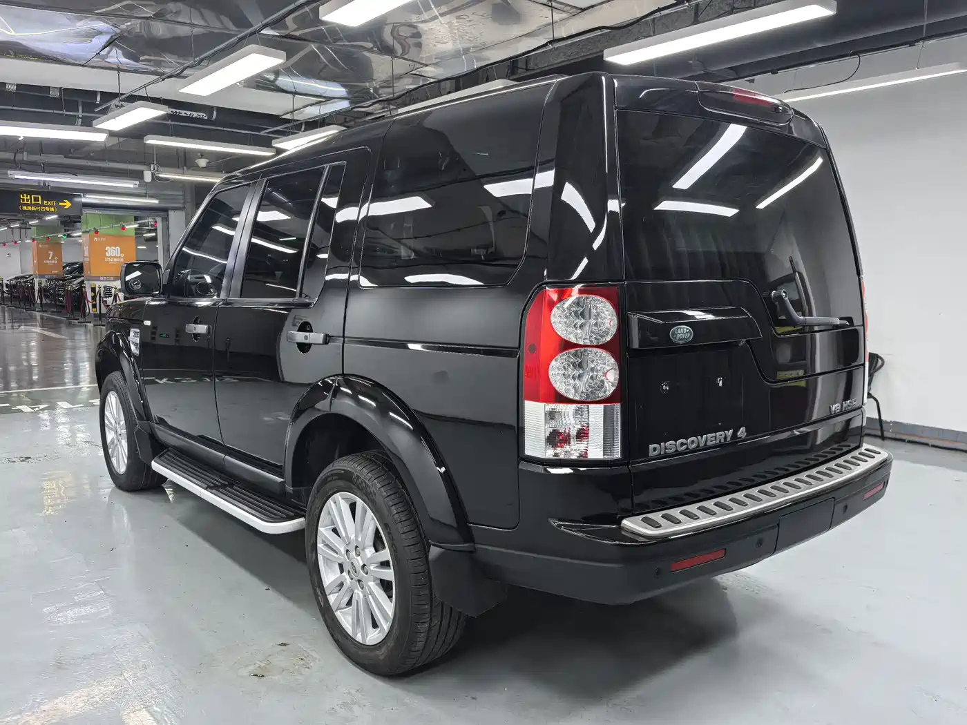 Land Rover Discovery 2011 5.0 V8 HSE фото 16