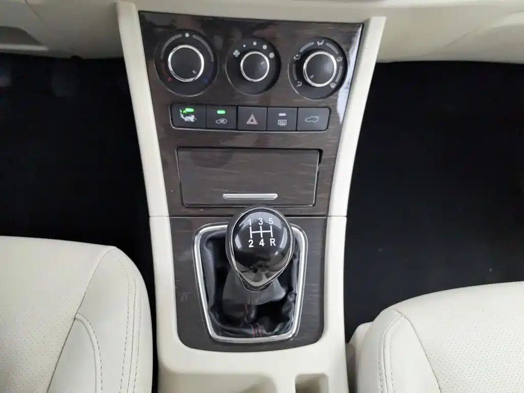 Yema Auto Spica 2018 2018 1.5L Manual Comfort Model