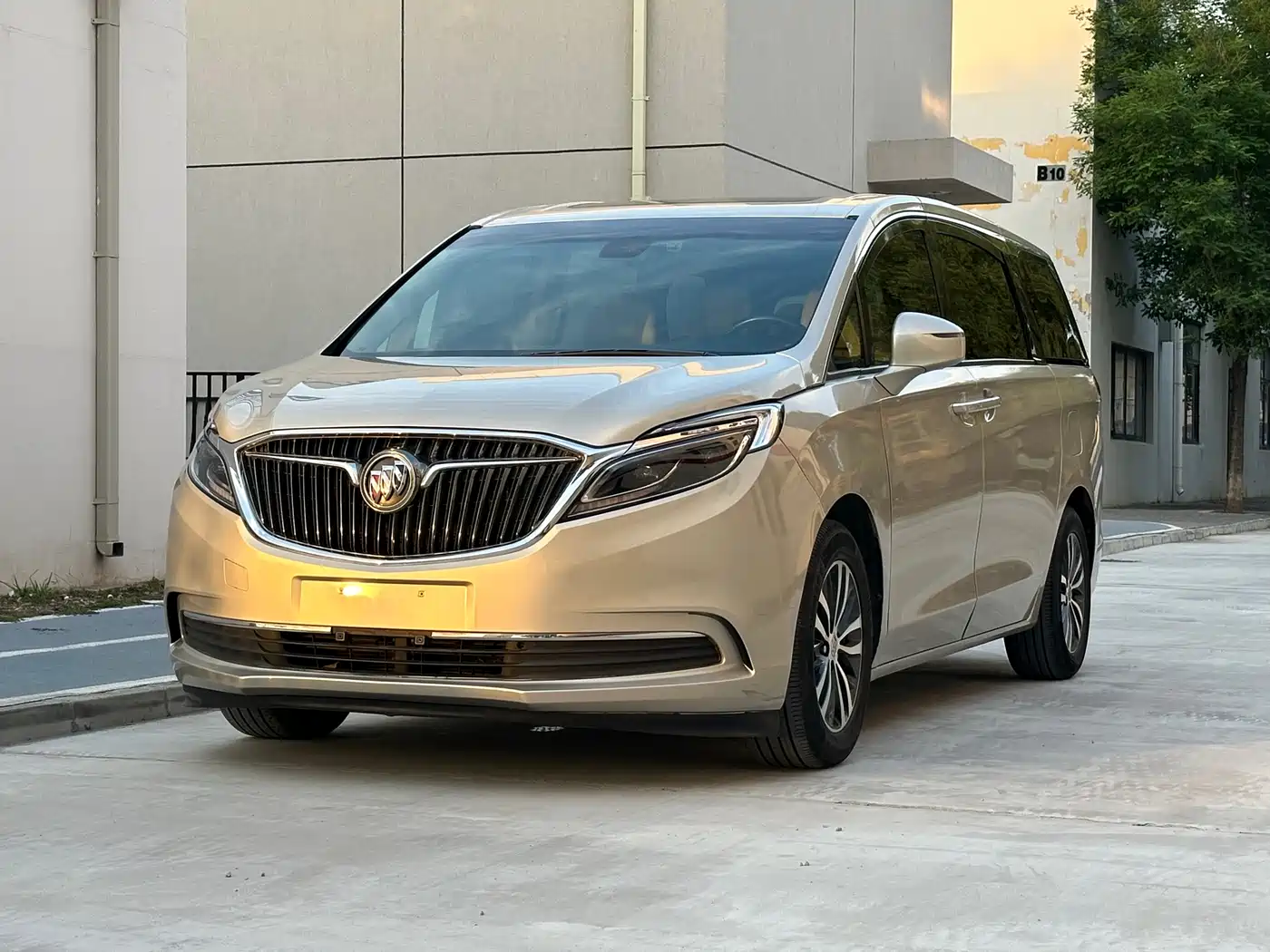 Buick GL8 2017 ES 28T Luxury China V