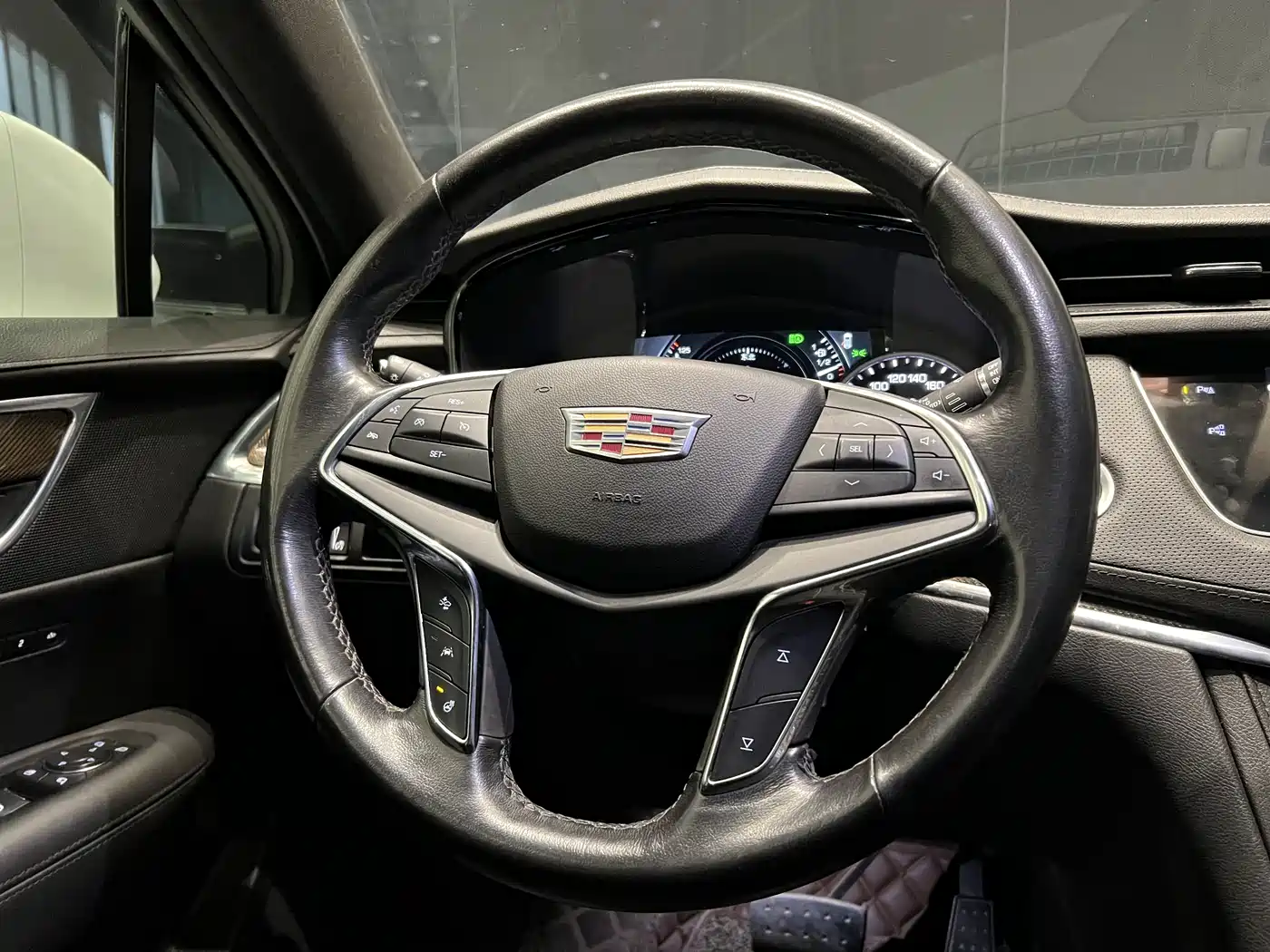 Cadillac XT5 2018 28E 4WD Leading фото 8