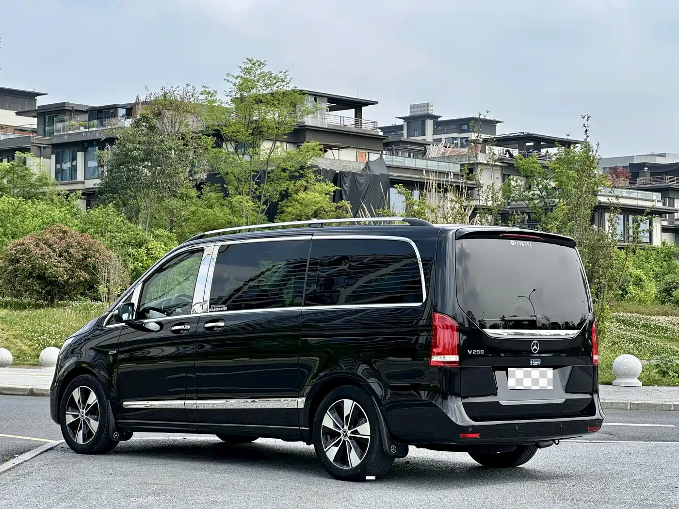 MERCEDES-BENZ V-CLASS