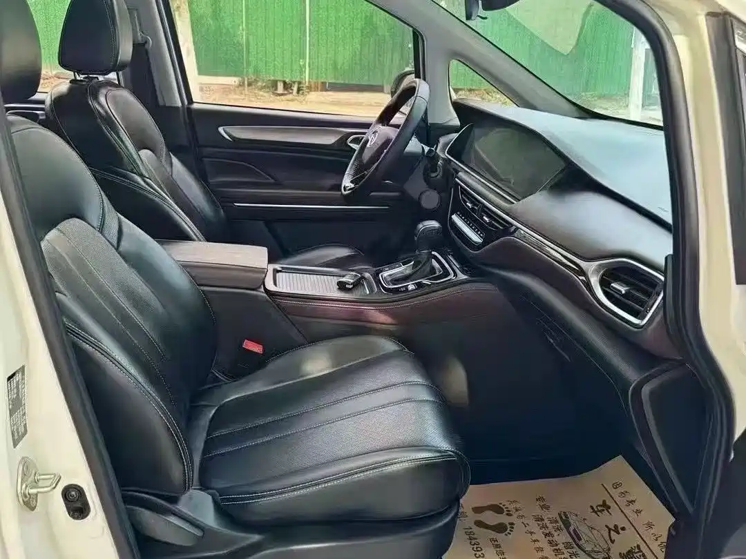 GAC Trumpchi Trumpchi M6 2021 270T DCT Luxury Edition (6-Seater) фото 9