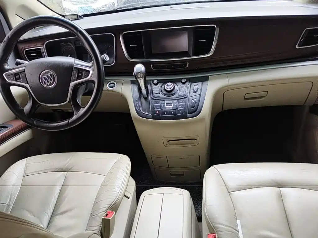 Фото 12 - Buick GL8