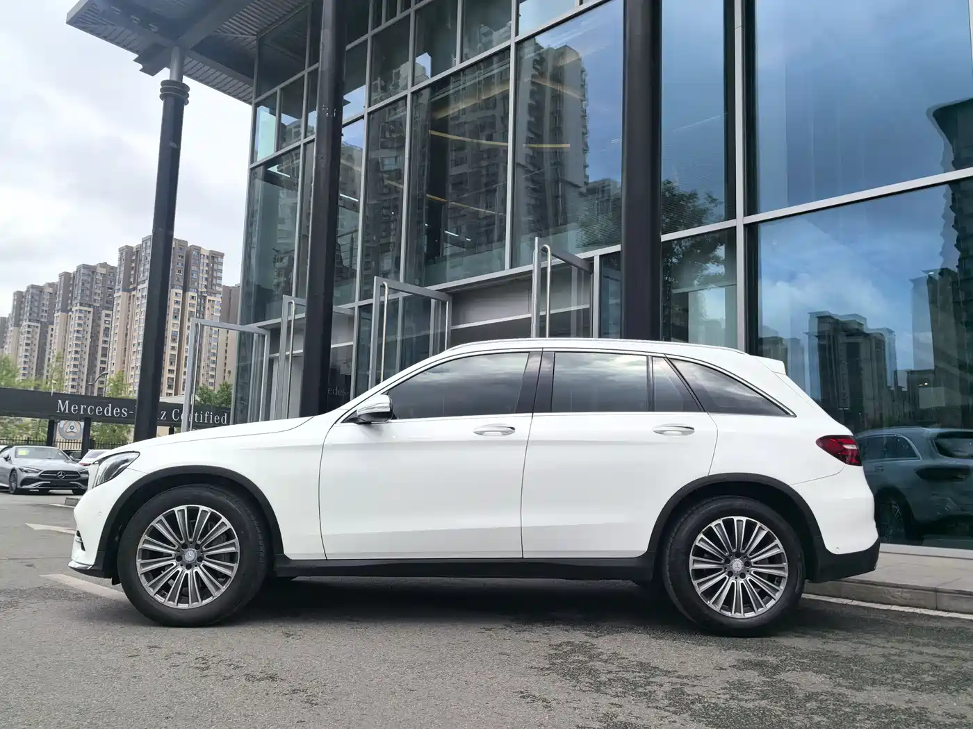Mercedes-Benz GLC 2017 GLC 260 4MATIC Dynamic фото 5