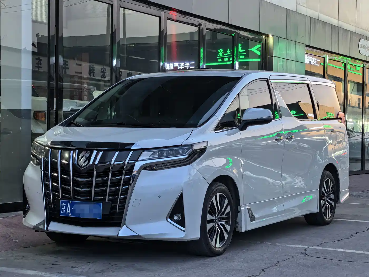 Toyota Alphard 2018 3.5L Luxury