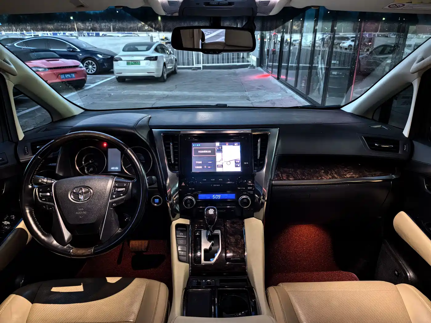 Toyota Alphard 2018 3.5L Luxury фото 7