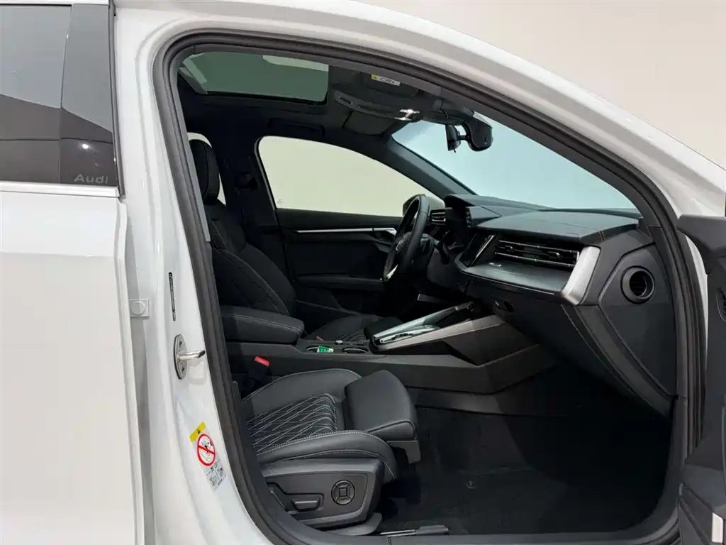 Audi A3 2025 Facelift A3L Limousine 35TFSI Flying Spur Premium фото 19