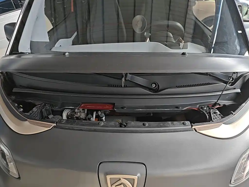 BAOJUN E200