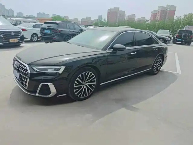 AUDI A8