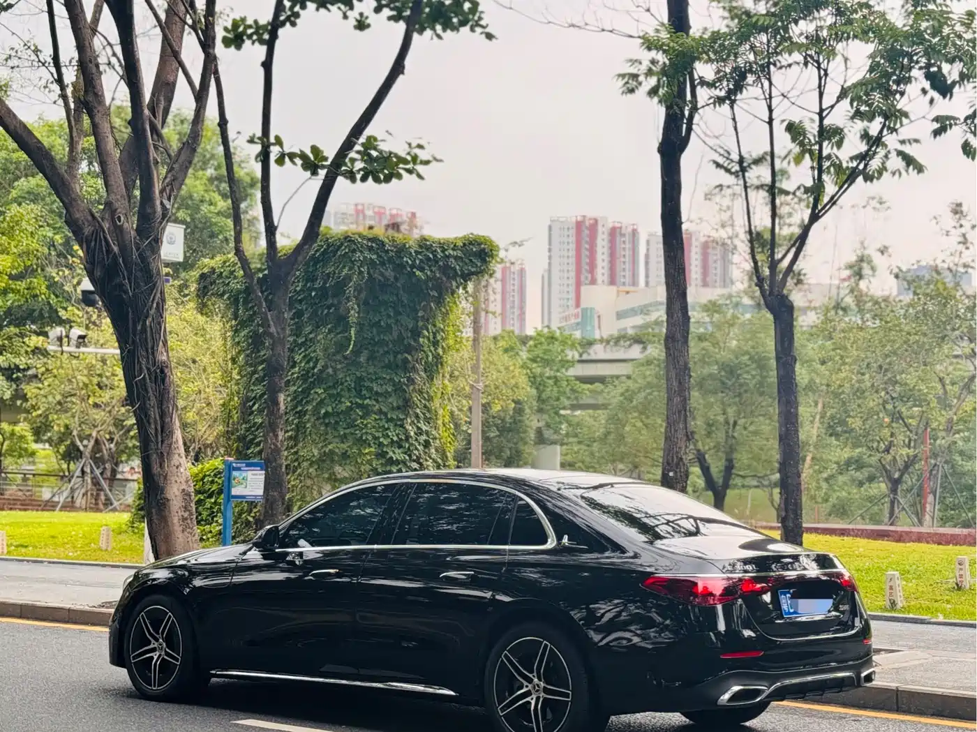 Mercedes-Benz E-Class 2025 Facelift E 300 L Luxury Sport фото 13