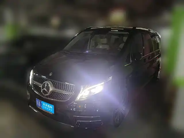 Mercedes-Benz V-Class 2022 V 260 L Long Wheelbase Luxury Edition — фото 1