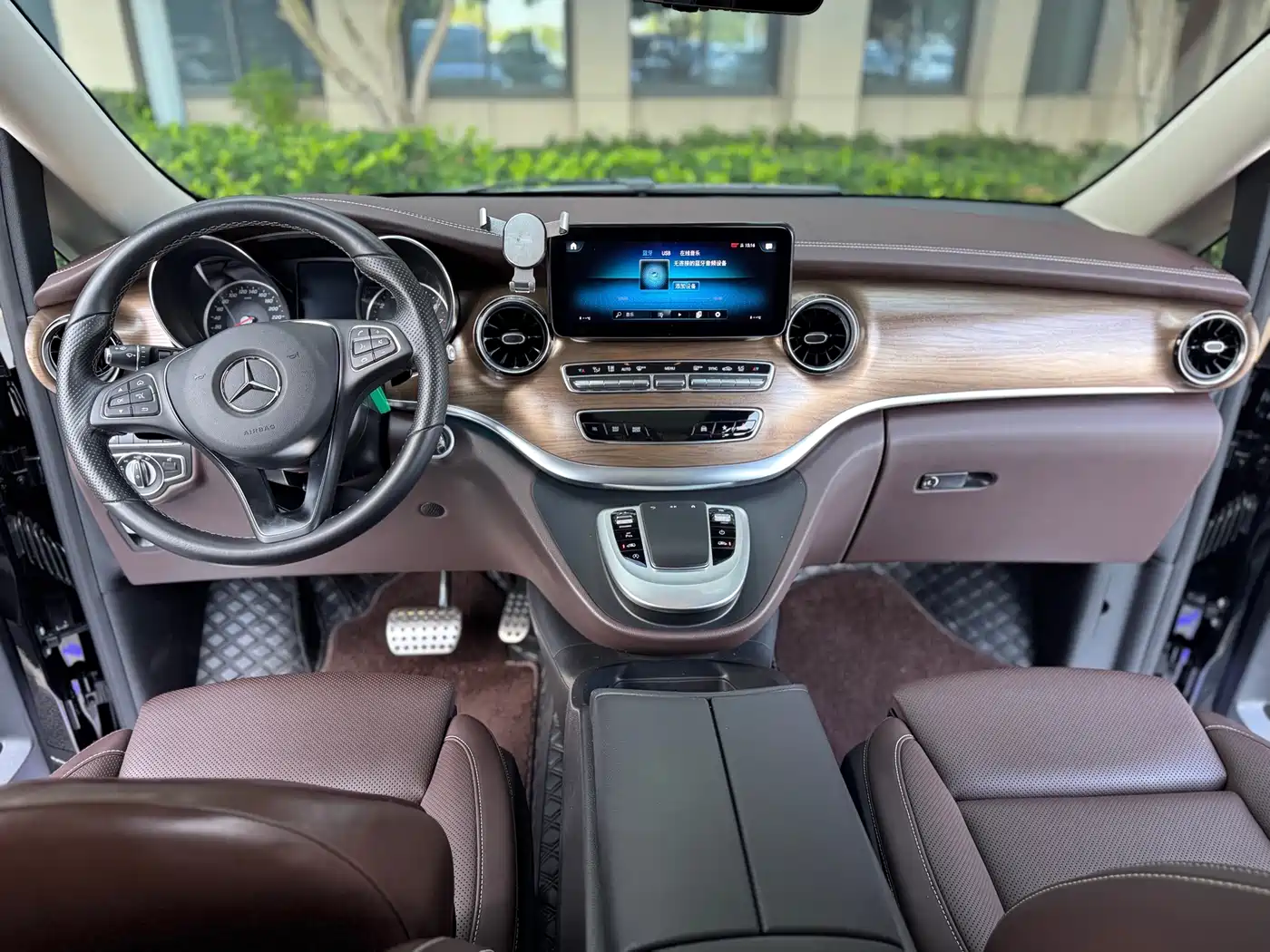 Mercedes-Benz V-Class 2022 V 260 L Long Wheelbase Luxury Edition фото 8