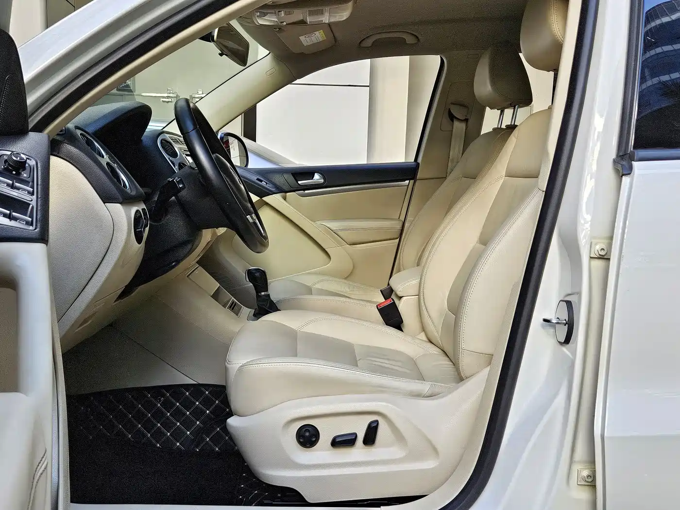 Volkswagen Tiguan 2015 1.8TSI Automatic 2WD Comfortline фото 6