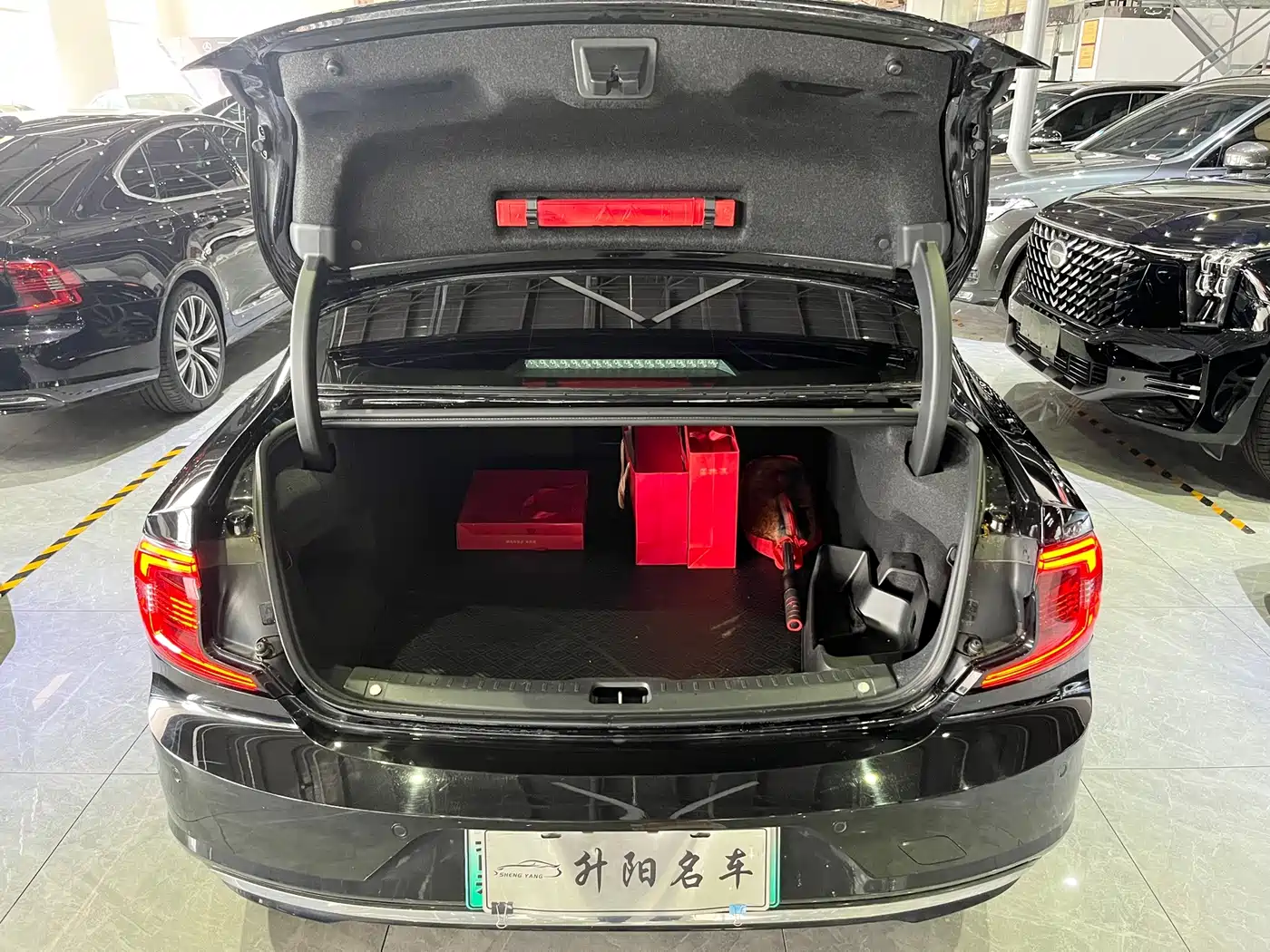 Volvo S90 Plug-in Hybrid 2021 2021 T8 E-Drive Hybrid Zhiyi Luxury Edition