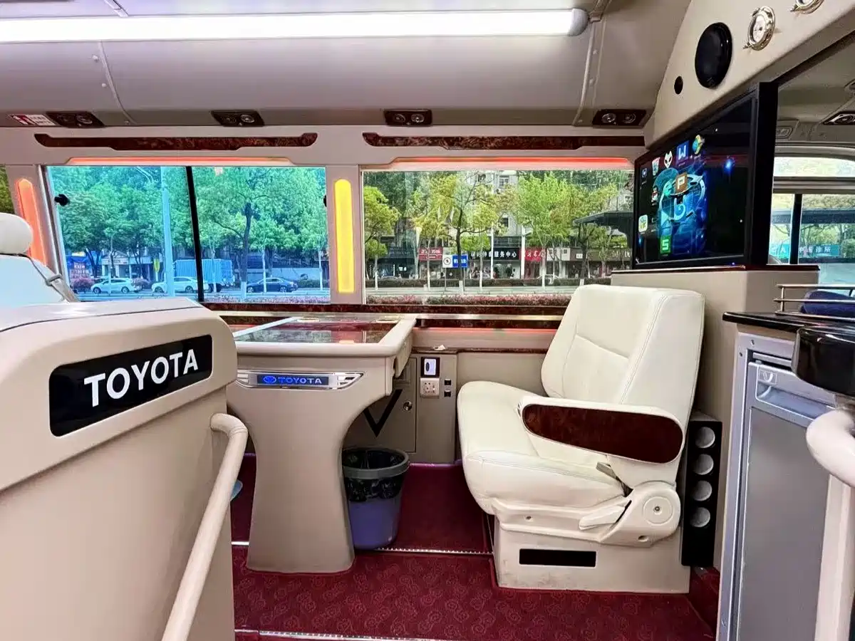 Toyota Coaster 2015 4.0L Premium Bus GRB53L-ZCMSK 20-seater фото 3